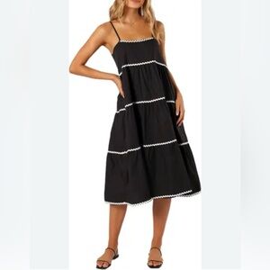 NEW Petal & Pup Loella Tiered Midi Dress Black Size 4